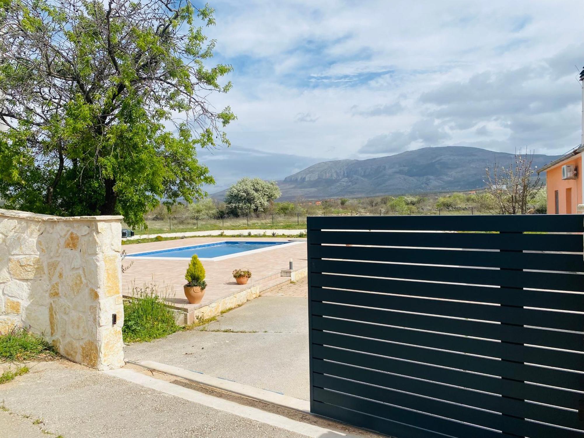 Iris Holiday Home Trbounje Ngoại thất bức ảnh