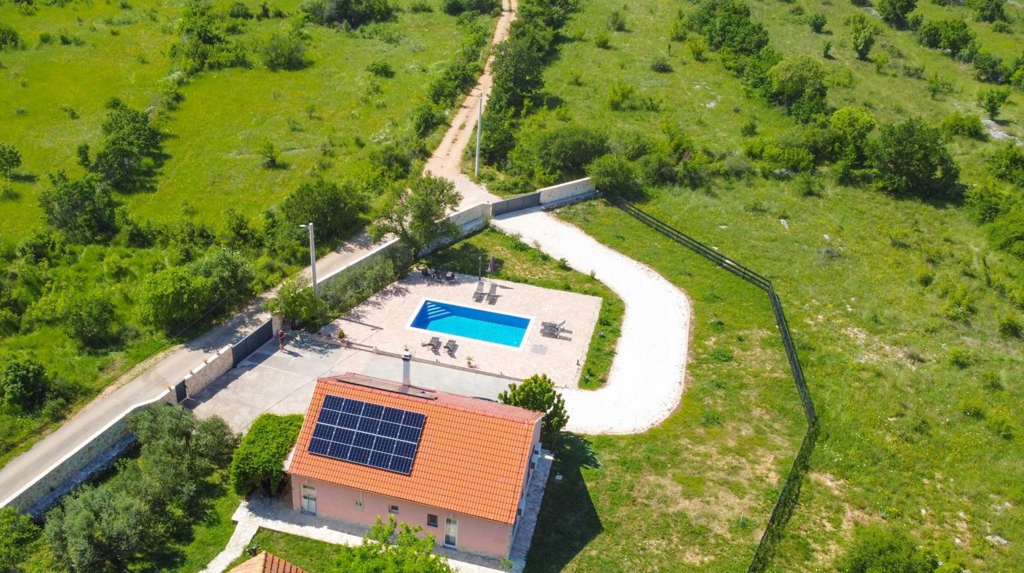 Iris Holiday Home Trbounje Ngoại thất bức ảnh
