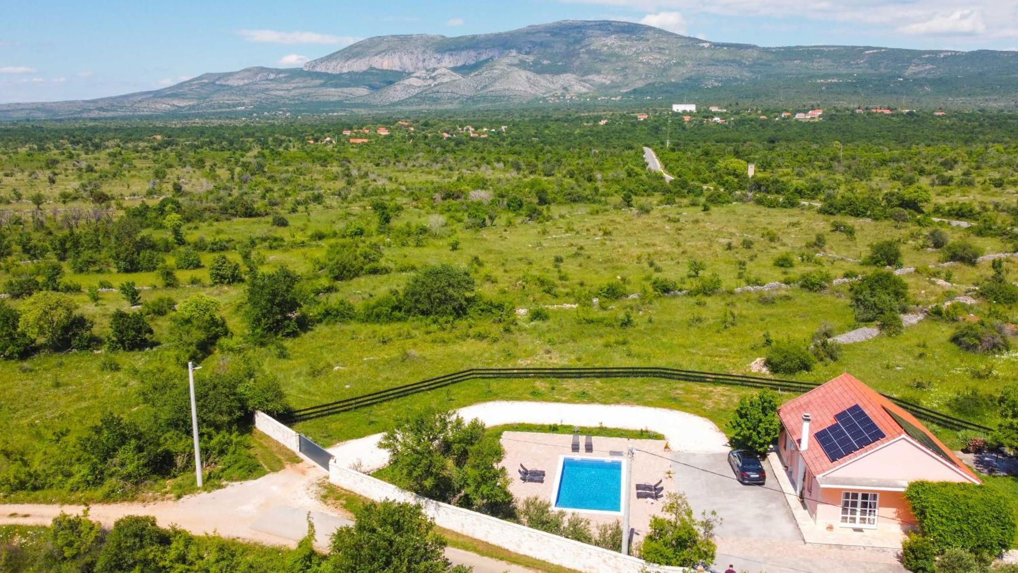Iris Holiday Home Trbounje Ngoại thất bức ảnh